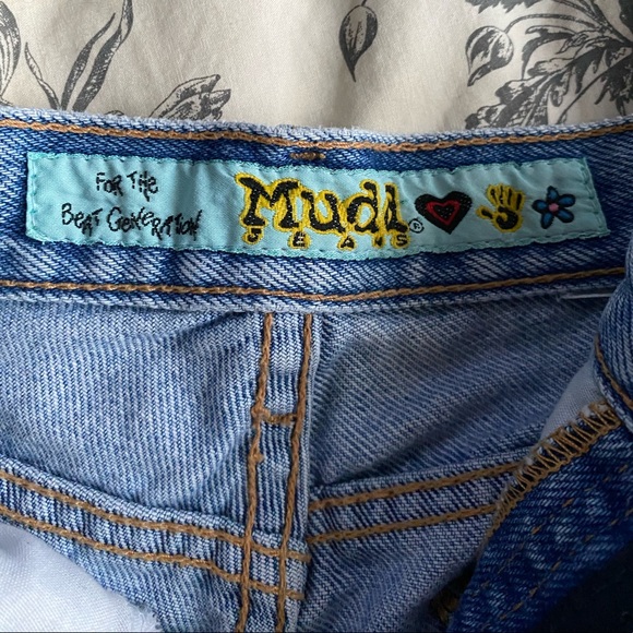 VINTAGE Mudd Jean Shorts | Light Wash, High Rise - Picture 9 of 9
